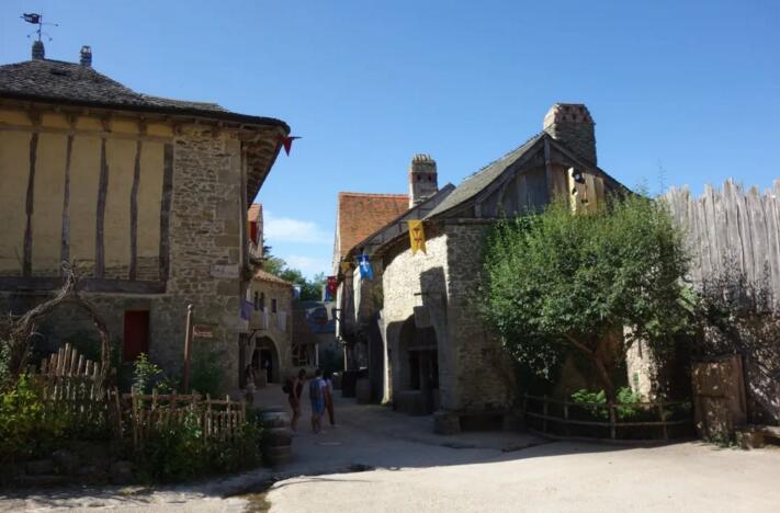中世纪风格的卡斯蒂利亚村庄